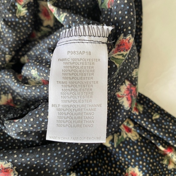 Molly Bracken 3/4 Sleeve Black 1/2‎ Zip Flower Print V-neck Jumpsuit Size Large - Picture 9 of 16